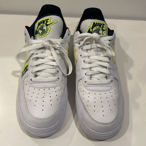 Nike sneakers - Picture 2 of 5